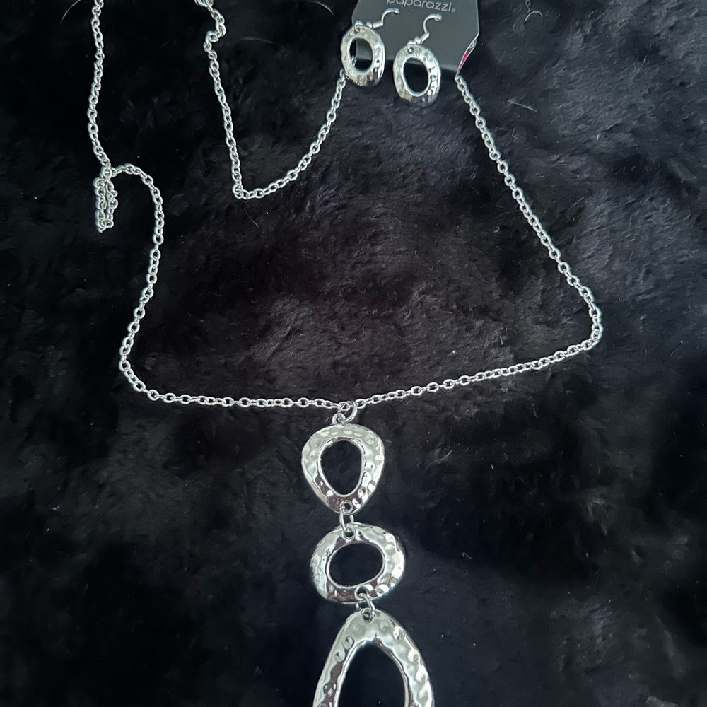 Paparazzi Silver Geometric Necklace